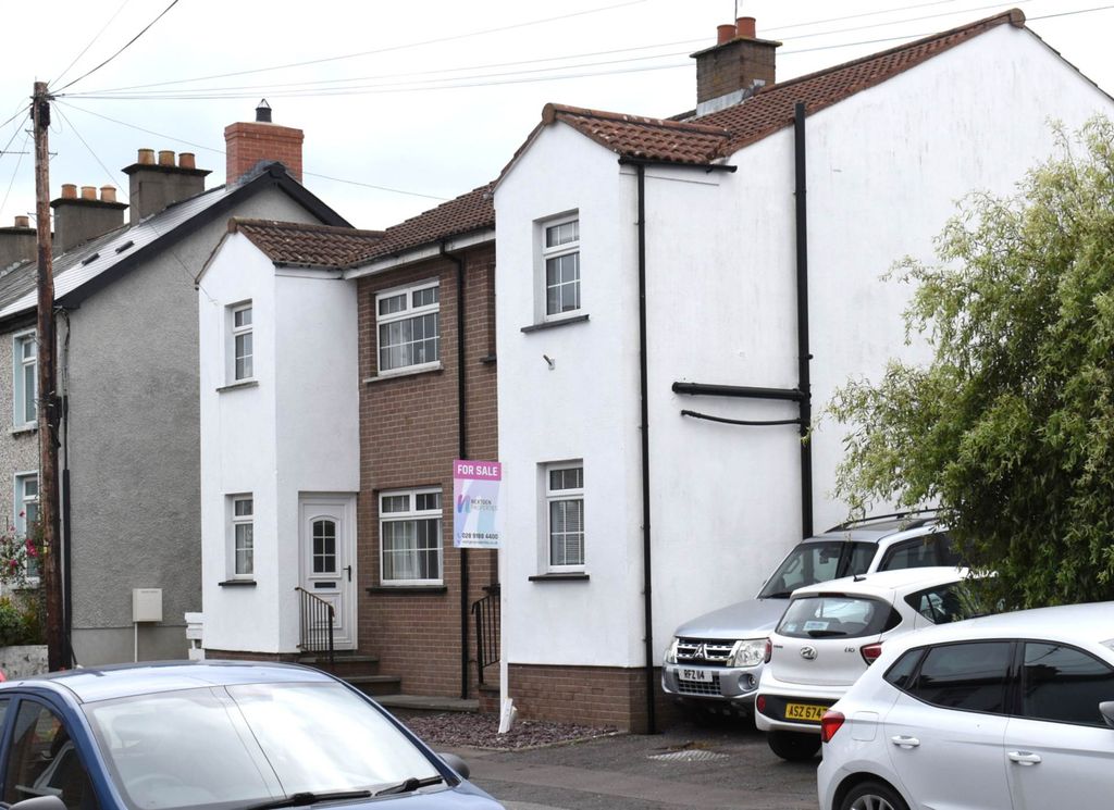 Property photo 2 of 20