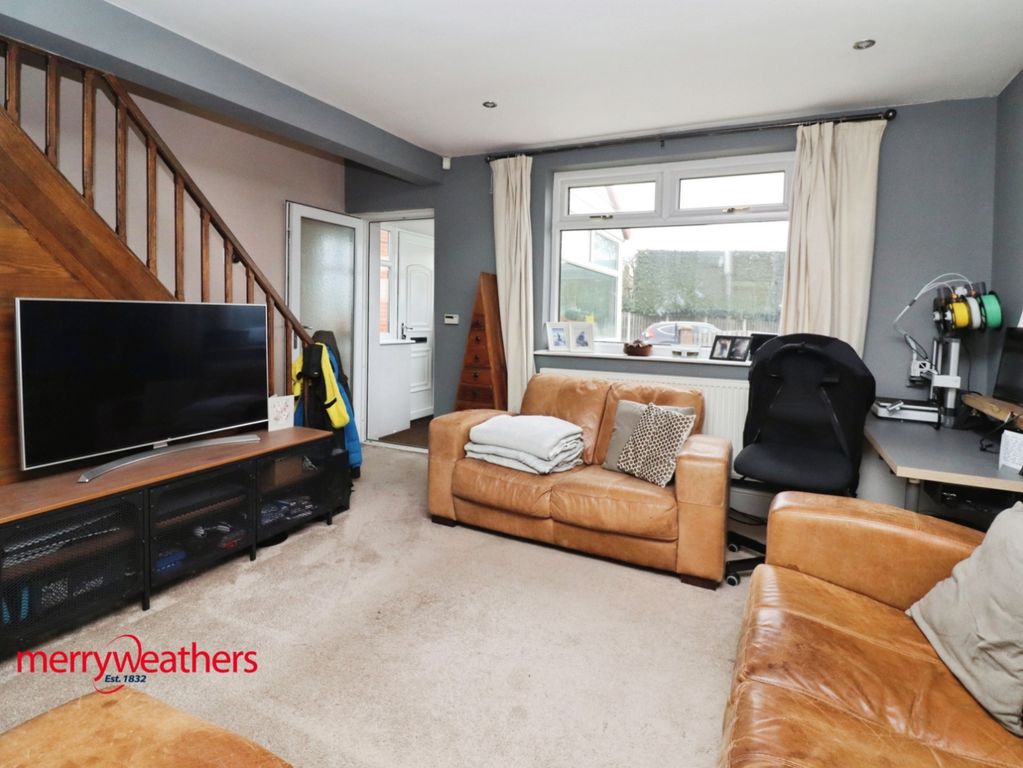 Property photo 3 of 9 Lounge