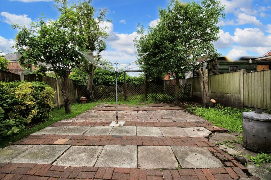 Property photo 2 of 27