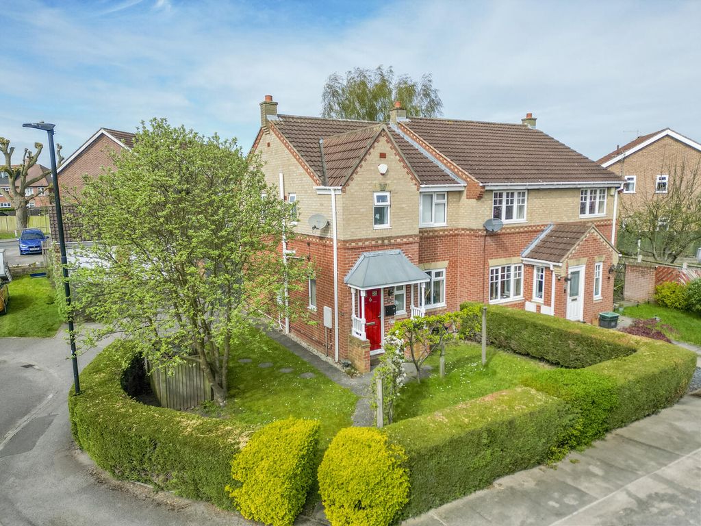 Property photo 1 of 18 Front (Exterior)