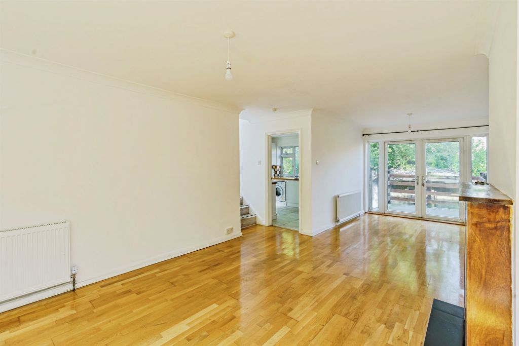 Property photo 3 of 32