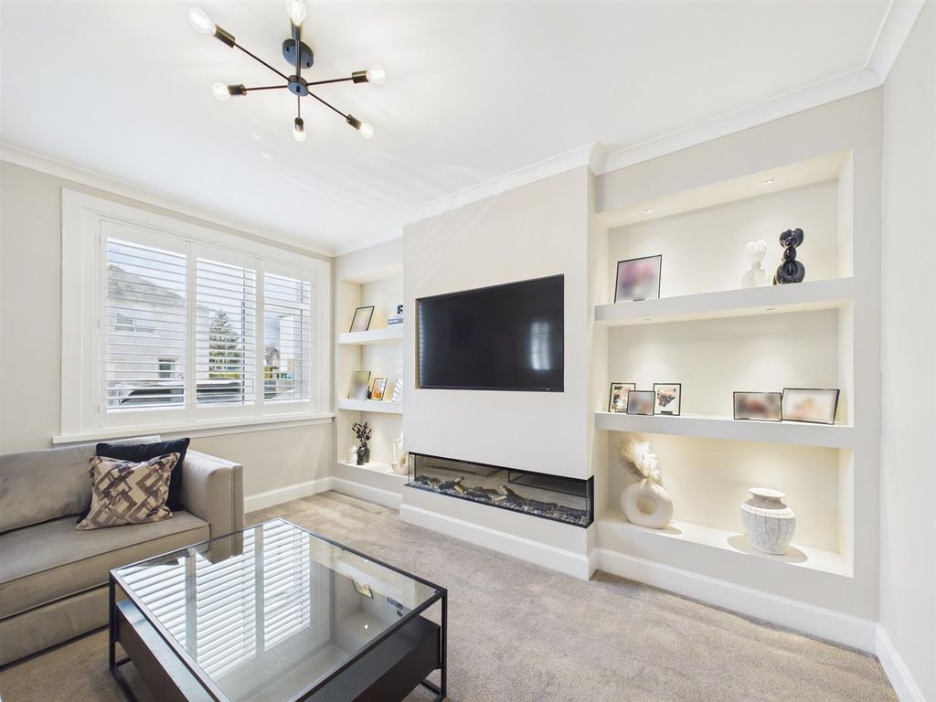 Property photo 2 of 16 Cam01486G0-Pr1032-Still004.Jpg