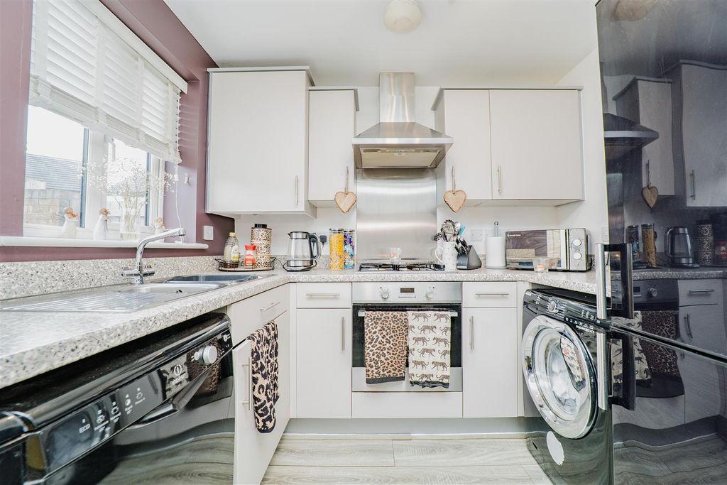 Property photo 2 of 23 P1025410.Jpg