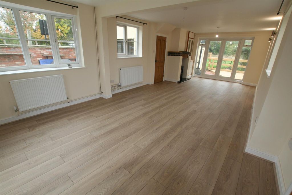 Property photo 2 of 19 Ferncottage,Loungediner.Jpg