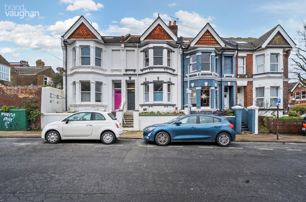 Property photo 1 of 12 Ea5d3732-9E85-425...