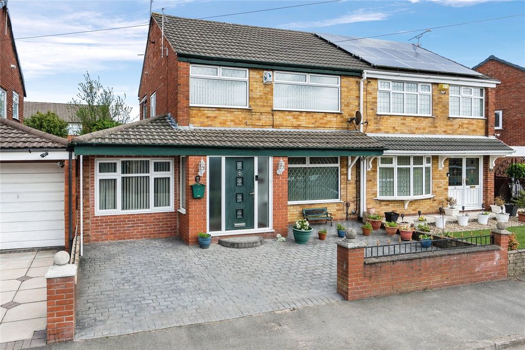 Property photo 1 of 18 Front