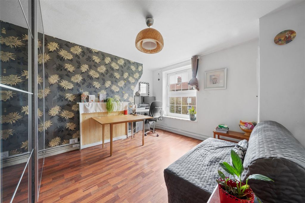 Property photo 2 of 15 Reception