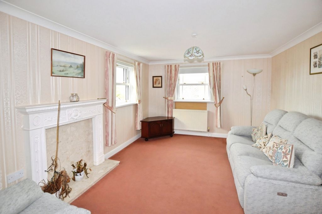 Property photo 3 of 10 Pbox-Img.Jpg