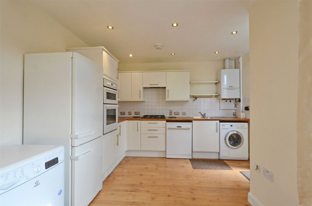 Property photo 3 of 12 Picture No. 05