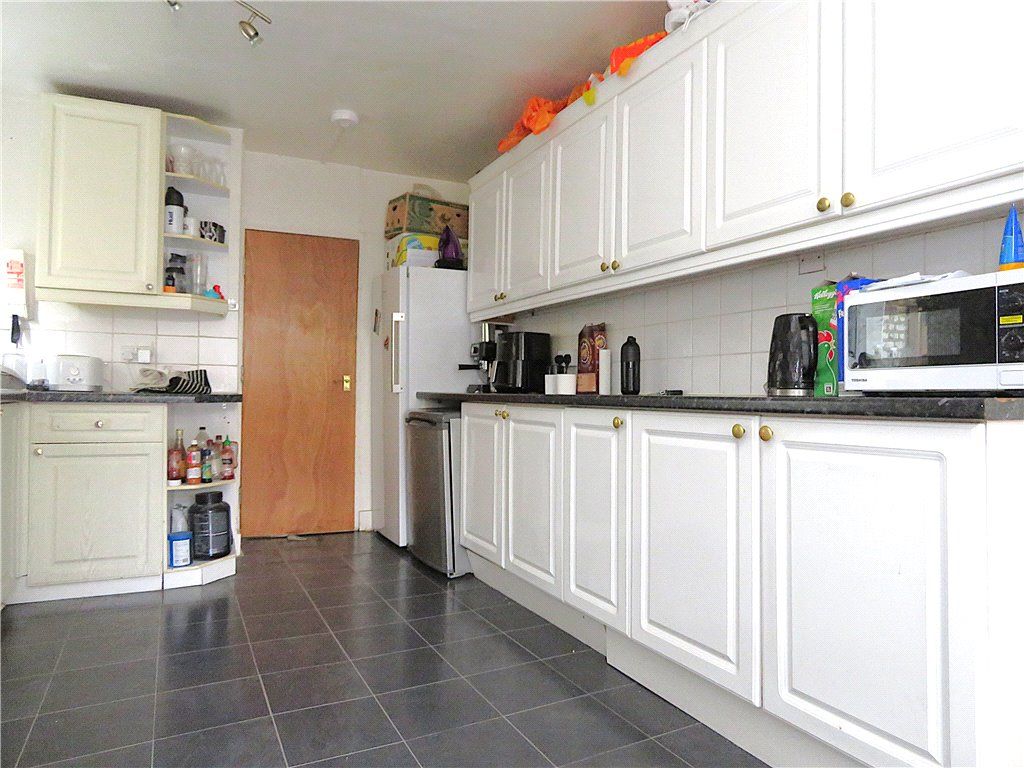 Property photo 2 of 20 Kitchen