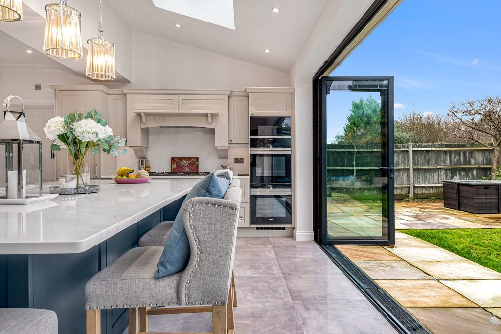 Additional image 8 of 5 bed detached house for saleHine Close, Coulsdon CR5