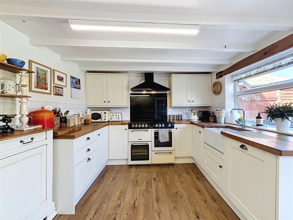 Property photo 2 of 28 Kitchen Diner