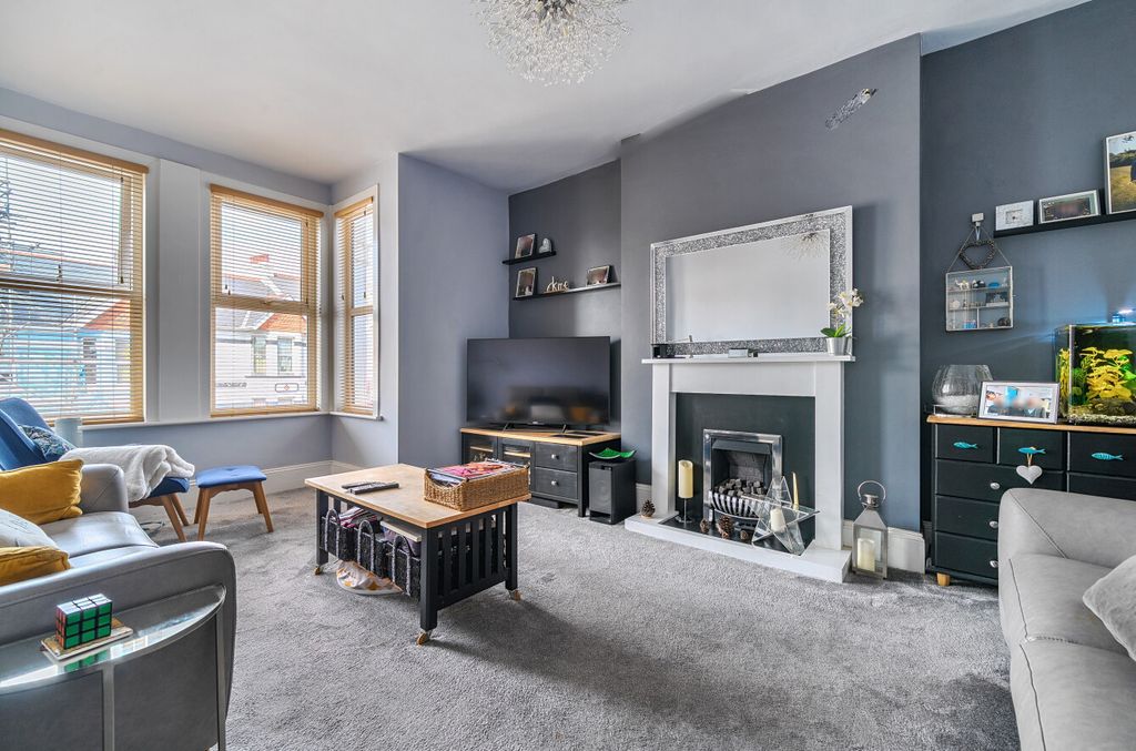 Property photo 3 of 27 1495685-7-6A60Ed0...