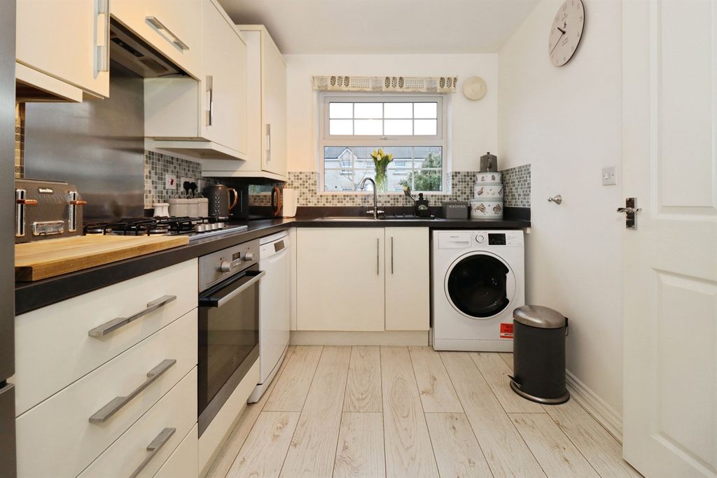 Property photo 2 of 9