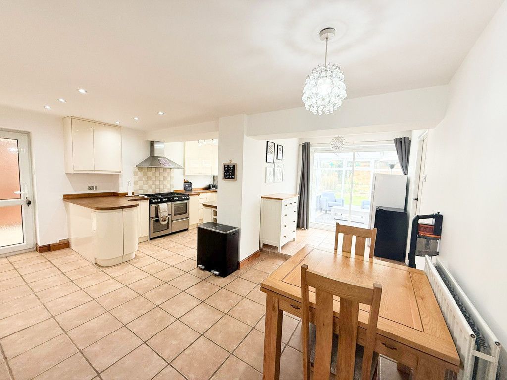 Property photo 2 of 19 Photo 16