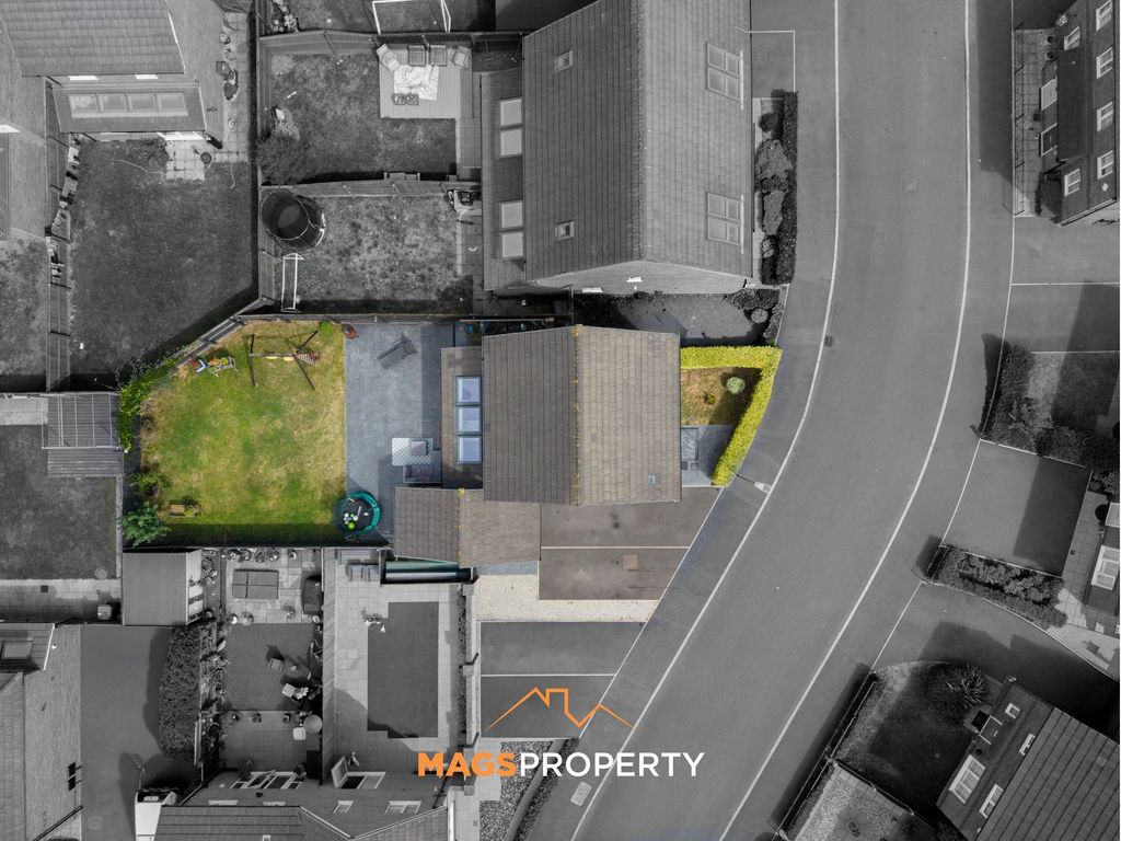 Property photo 3 of 34