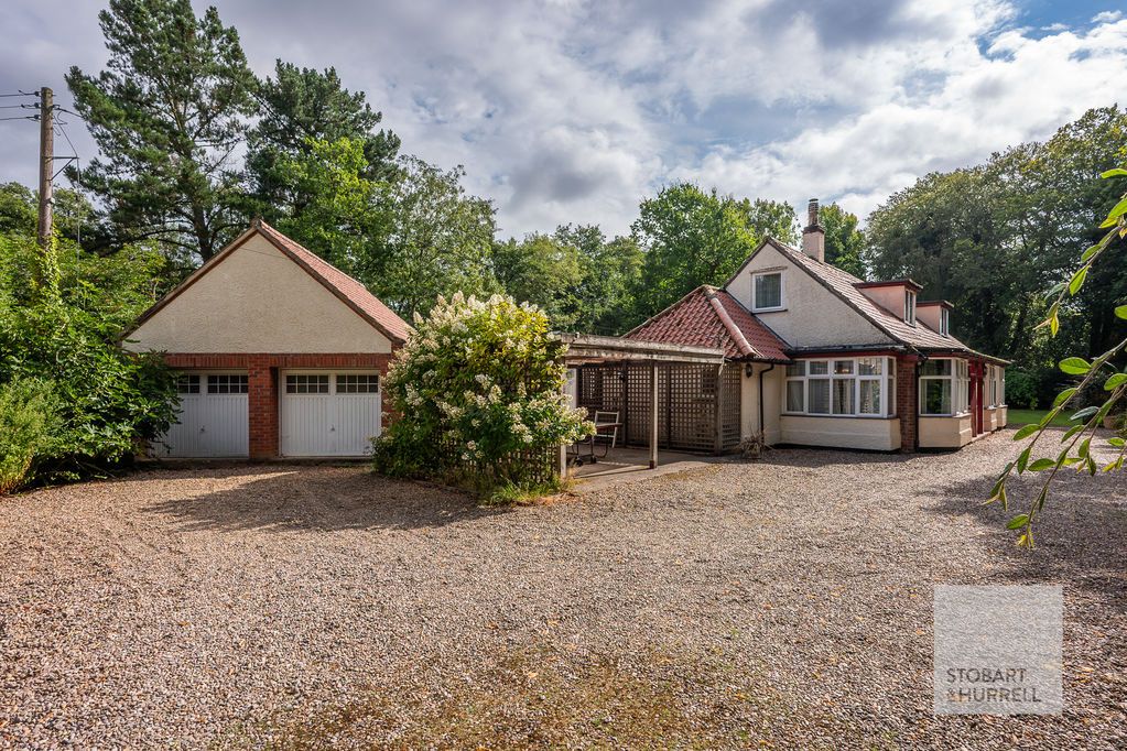 Property photo 1 of 37 Approach