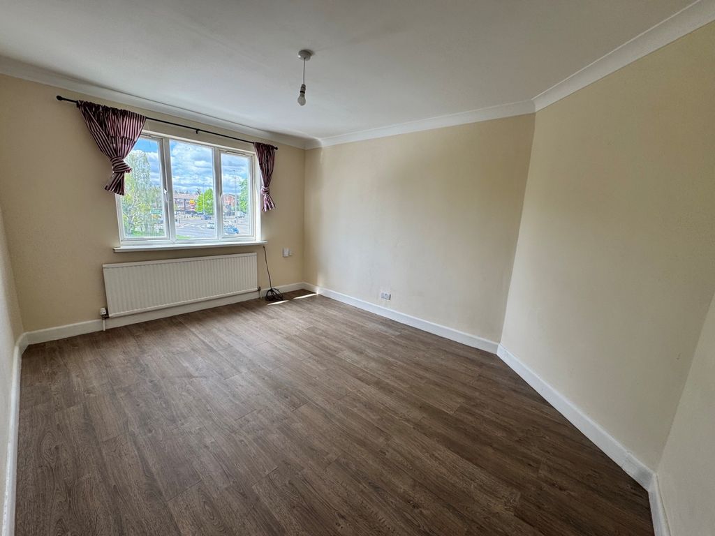 Property photo 3 of 10 Gallery