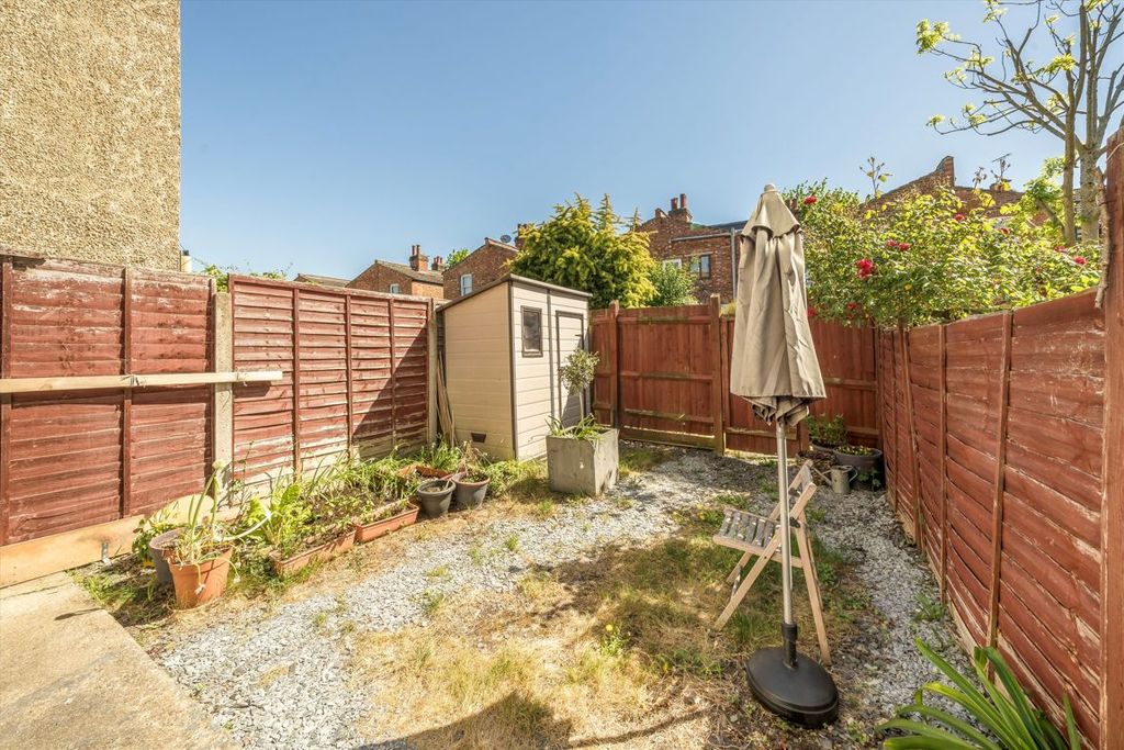 Property photo 2 of 6