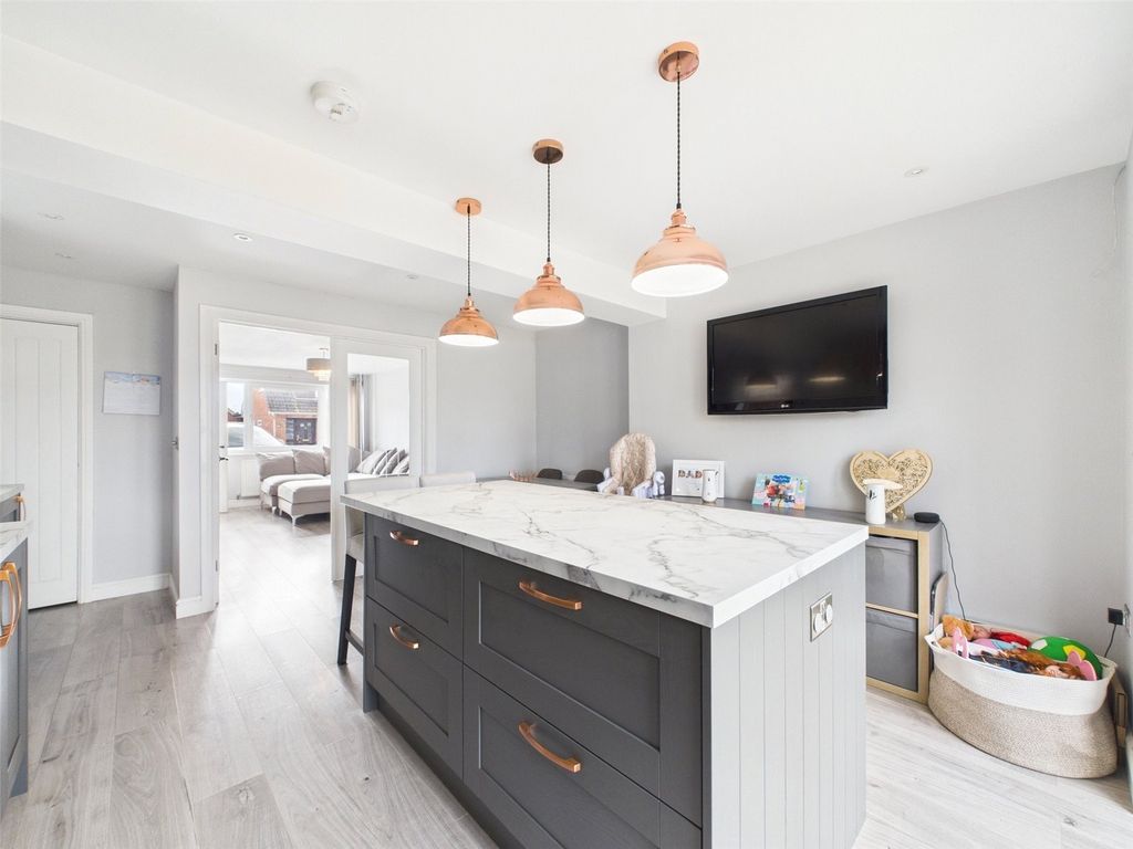 Property photo 2 of 15 Picture No. 17