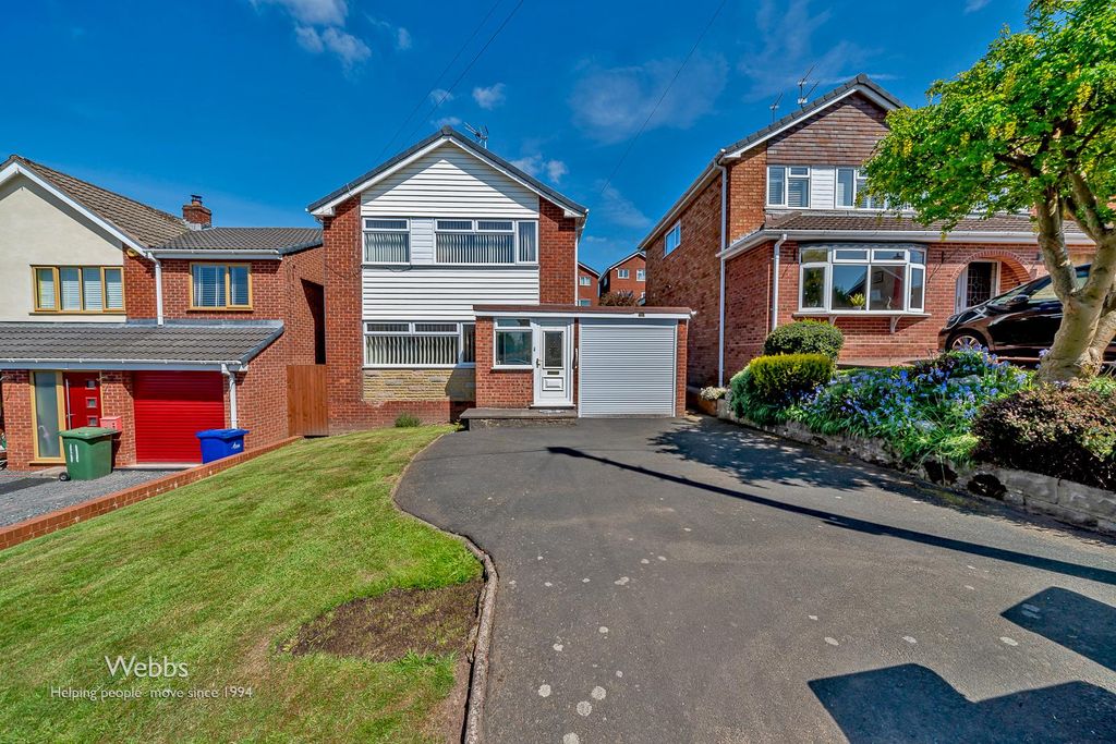 Property photo 1 of 22 Â© Webbs Estate Agents Â© (69 Of 151).Jpg