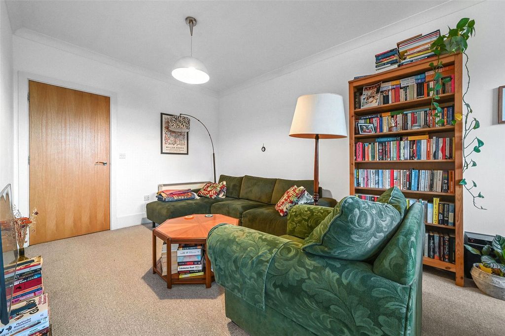 Property photo 3 of 11 Living Room