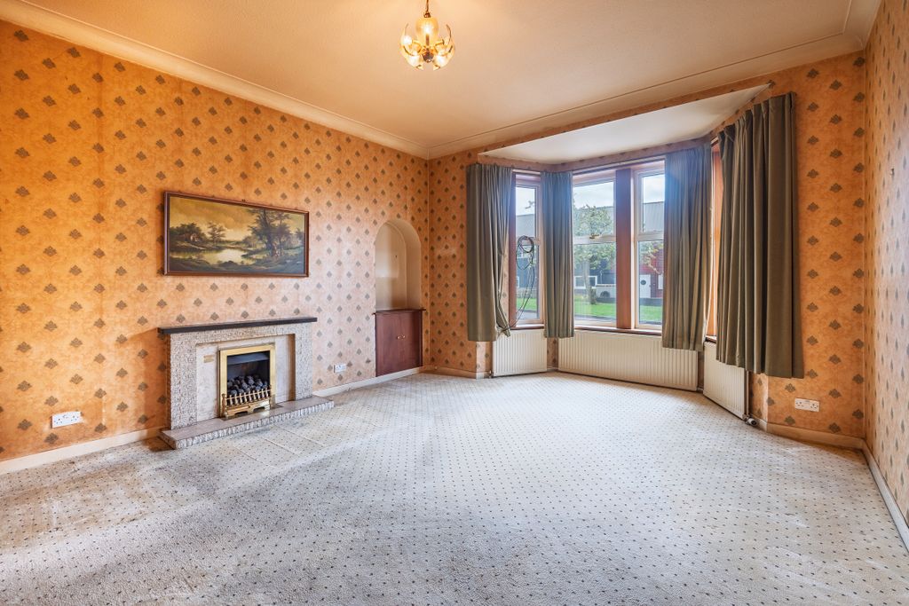 Property photo 3 of 44