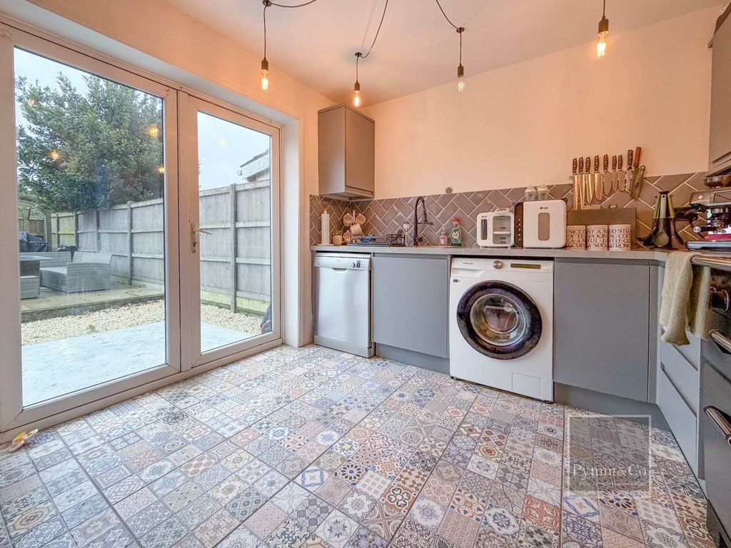 Property photo 3 of 18