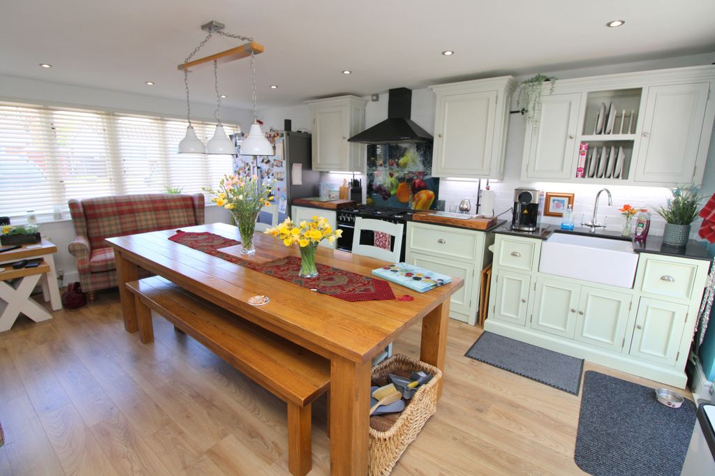 Additional image 11 of 4 bed bungalow for saleCilgant Eglwys Wen, Bodelwyddan LL18