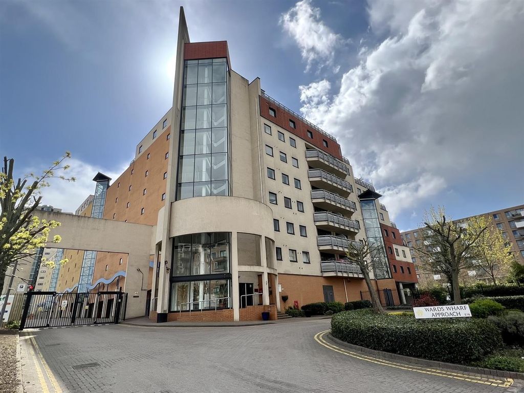 Property photo 2 of 15 Property To Rent By Barrain London