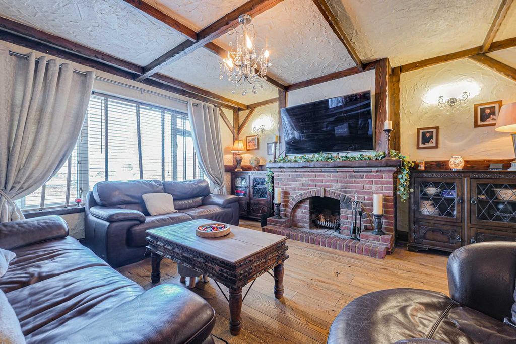 Property photo 2 of 30