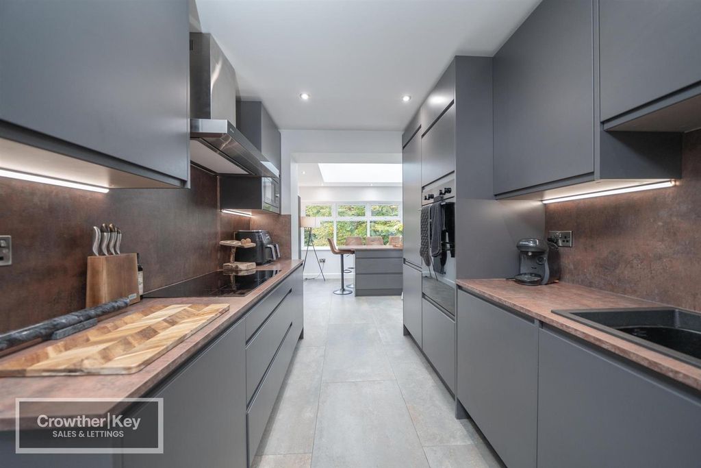 Property photo 3 of 34 Dsc08011-10.Jpg