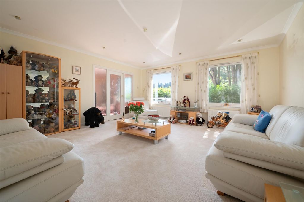 Property photo 2 of 29 S003.Jpg