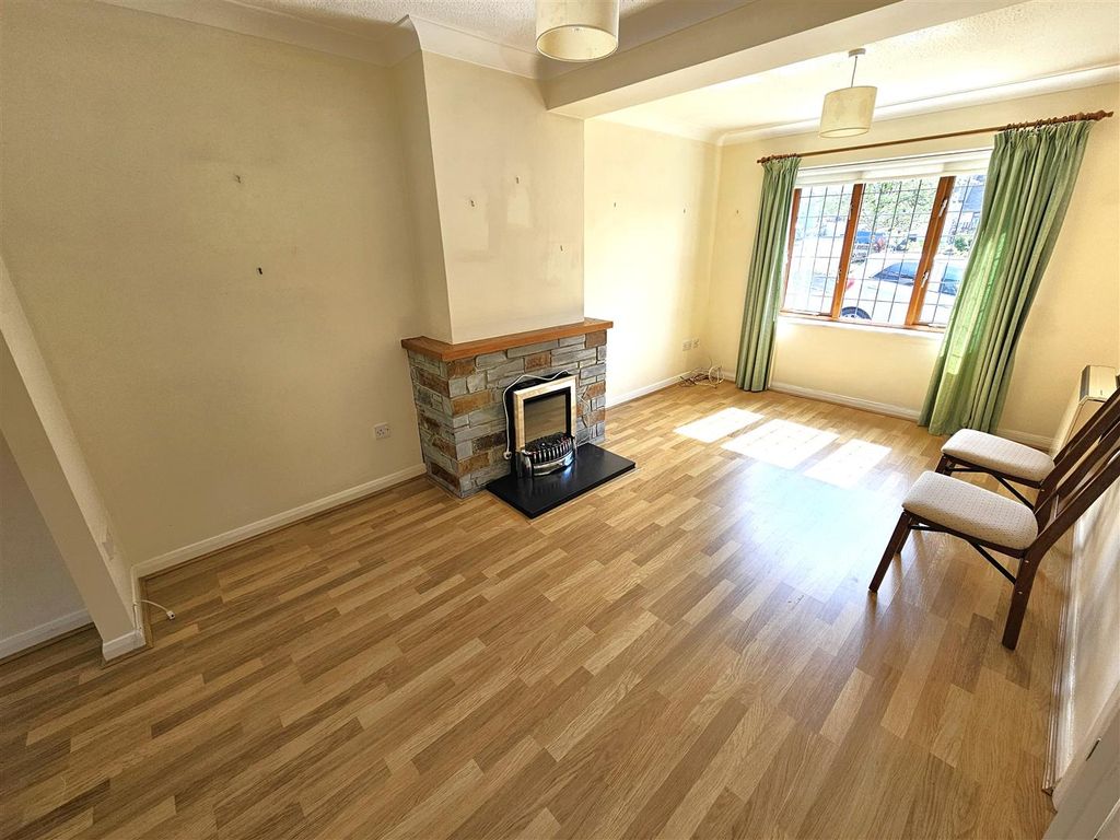 Property photo 3 of 20 Living Room.Jpg