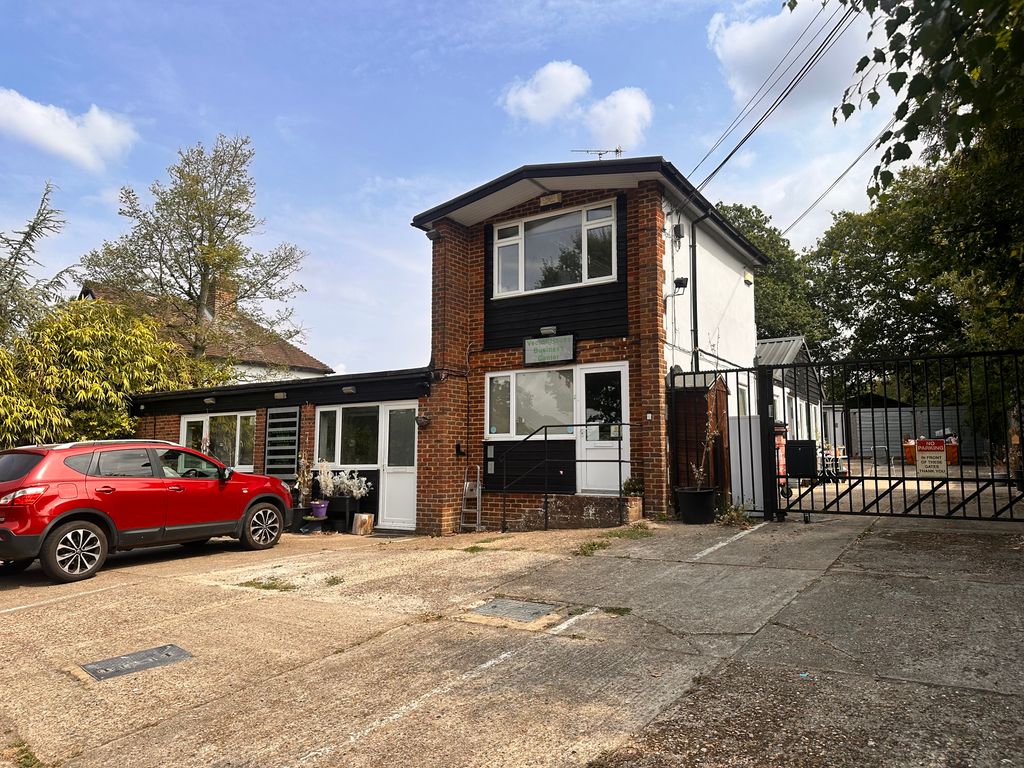 Property photo 1 of 5