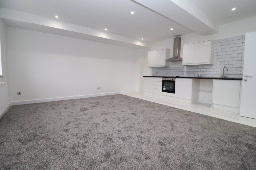 Property photo 2 of 6 Inside - Lounge