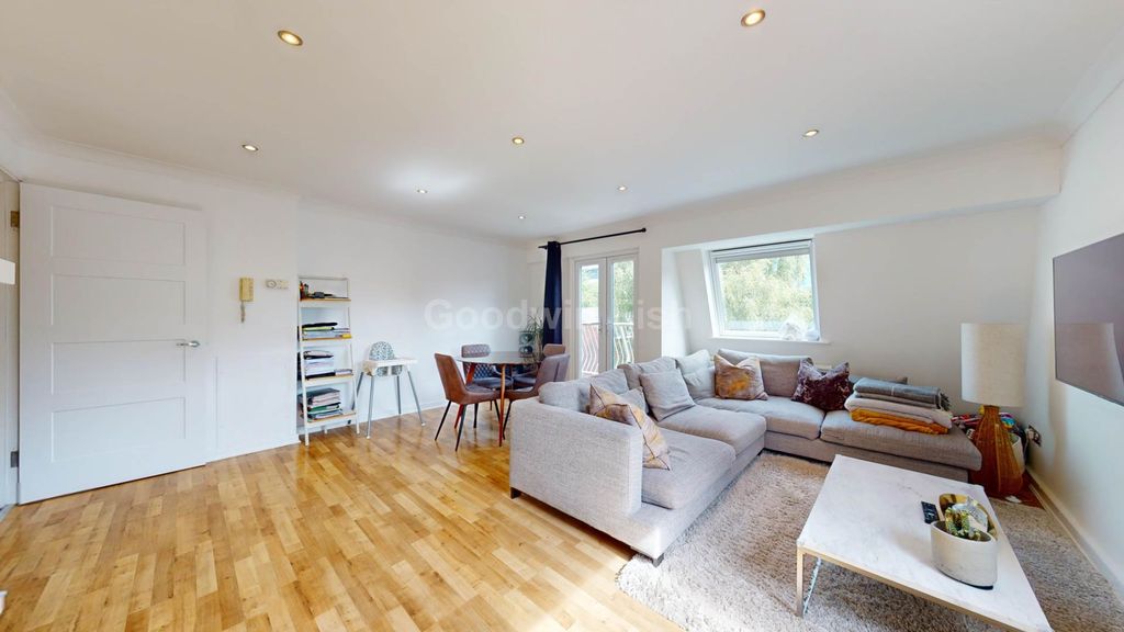 Property photo 1 of 17
