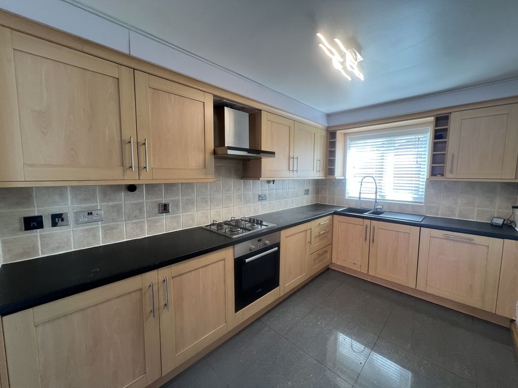 Property photo 3 of 15 Kitchen