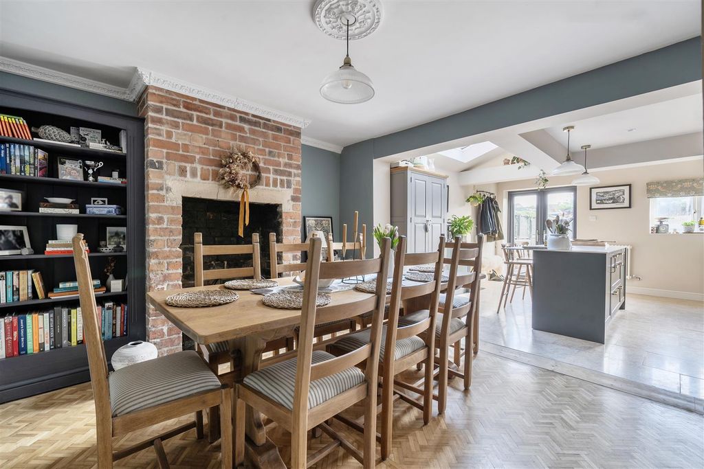 Property photo 2 of 22 1405971-9-697B5516316Ea.Jpg