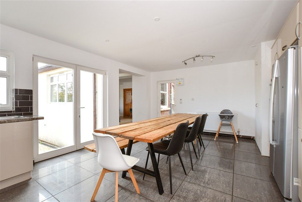Property photo 3 of 12 Kitchen/ Dining Room
