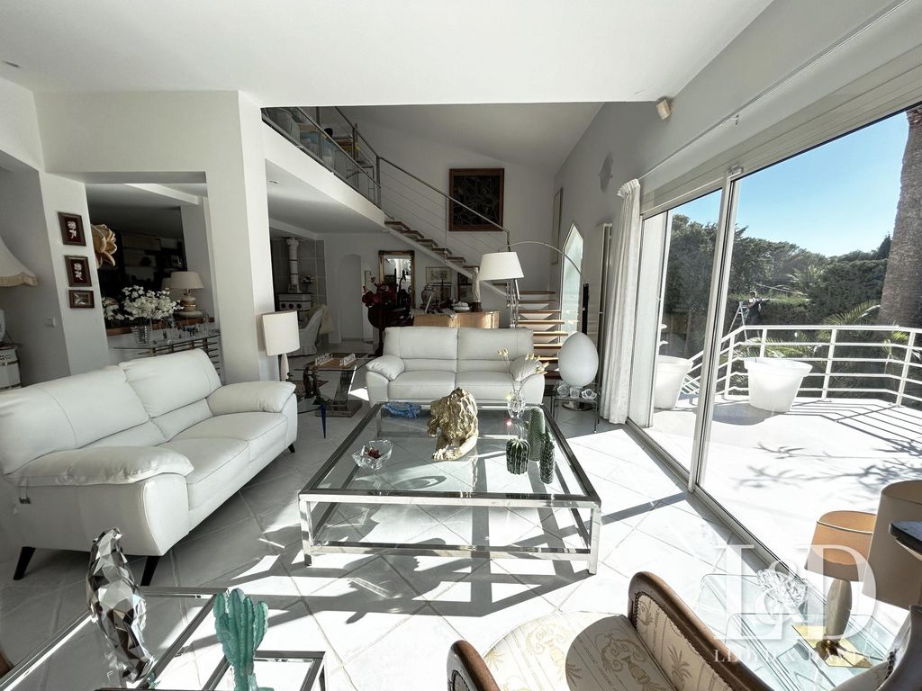 Property photo 1 of 38