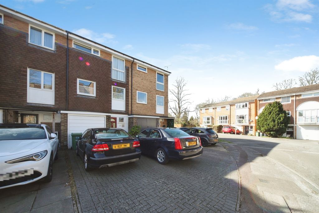 Property photo 3 of 15