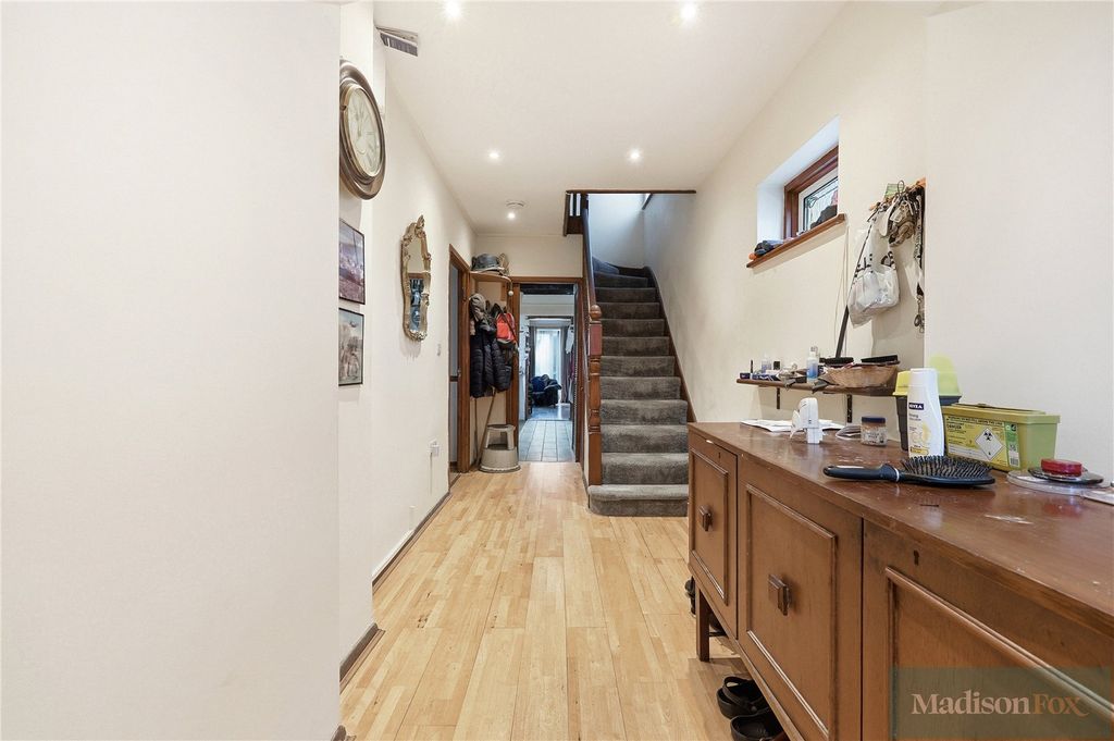 Property photo 2 of 31 Picture No. 07