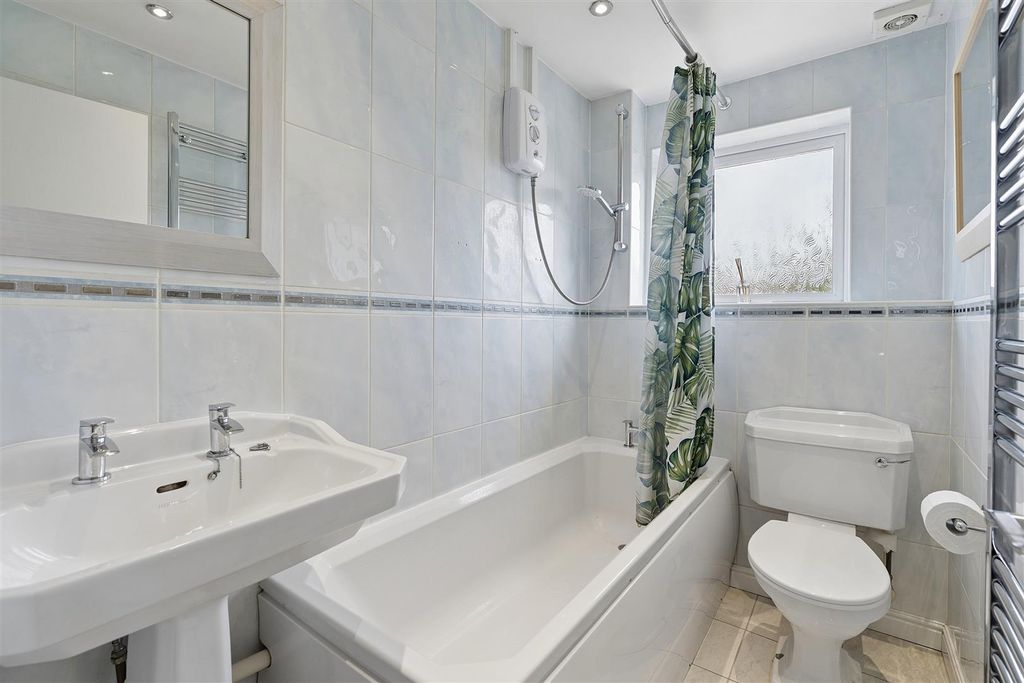 Additional image 9 of 2 bed end terrace house for saleFarm Holt, New Ash Green DA3