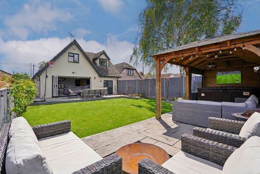 Property photo 2 of 30