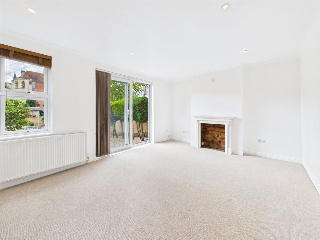 Property photo 2 of 14 Picture No. 06