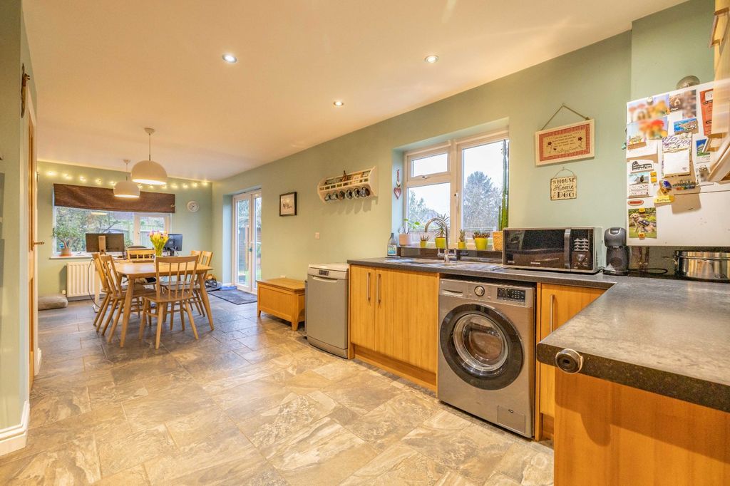 Property photo 3 of 16 Picture 3