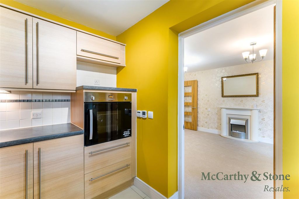 Property photo 3 of 26 8706613-Interior06.Jpg