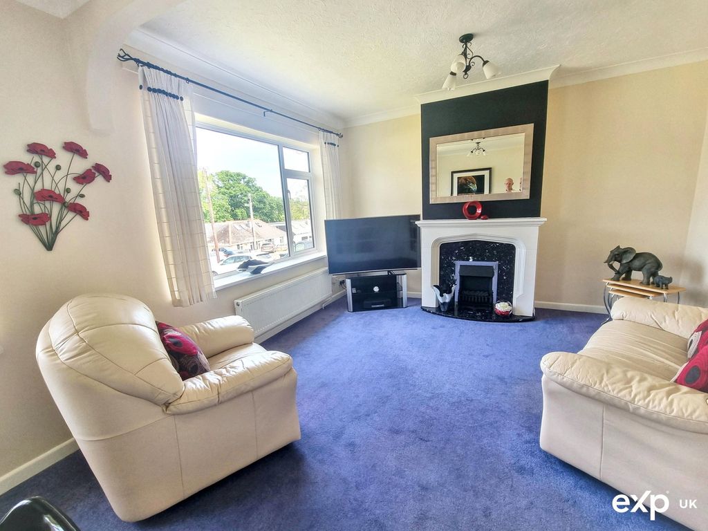 Property photo 3 of 27