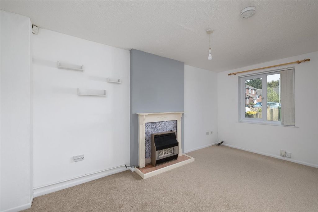 Property photo 2 of 13 Lounge